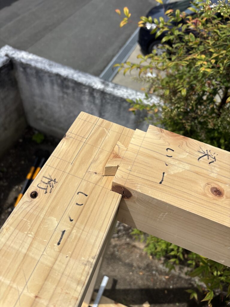 増築工事｜大工の技術が光る「墨付け・手刻み」